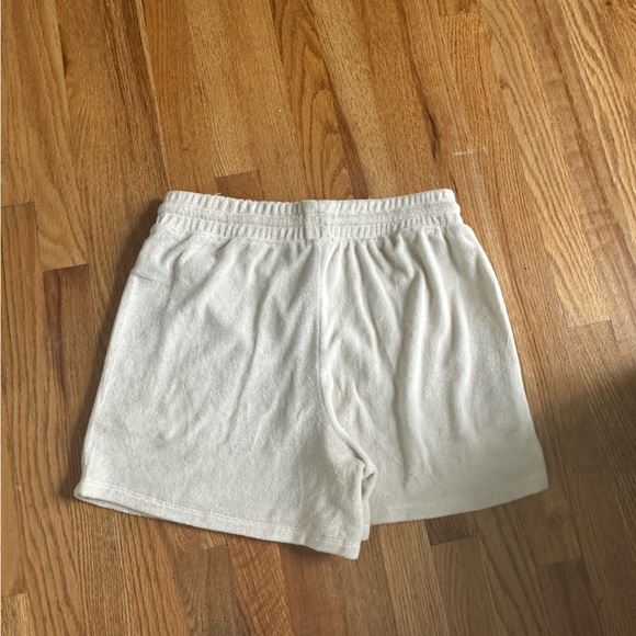 New. Aritzia Wilfred free terry short. Medium - Picture 2 of 4